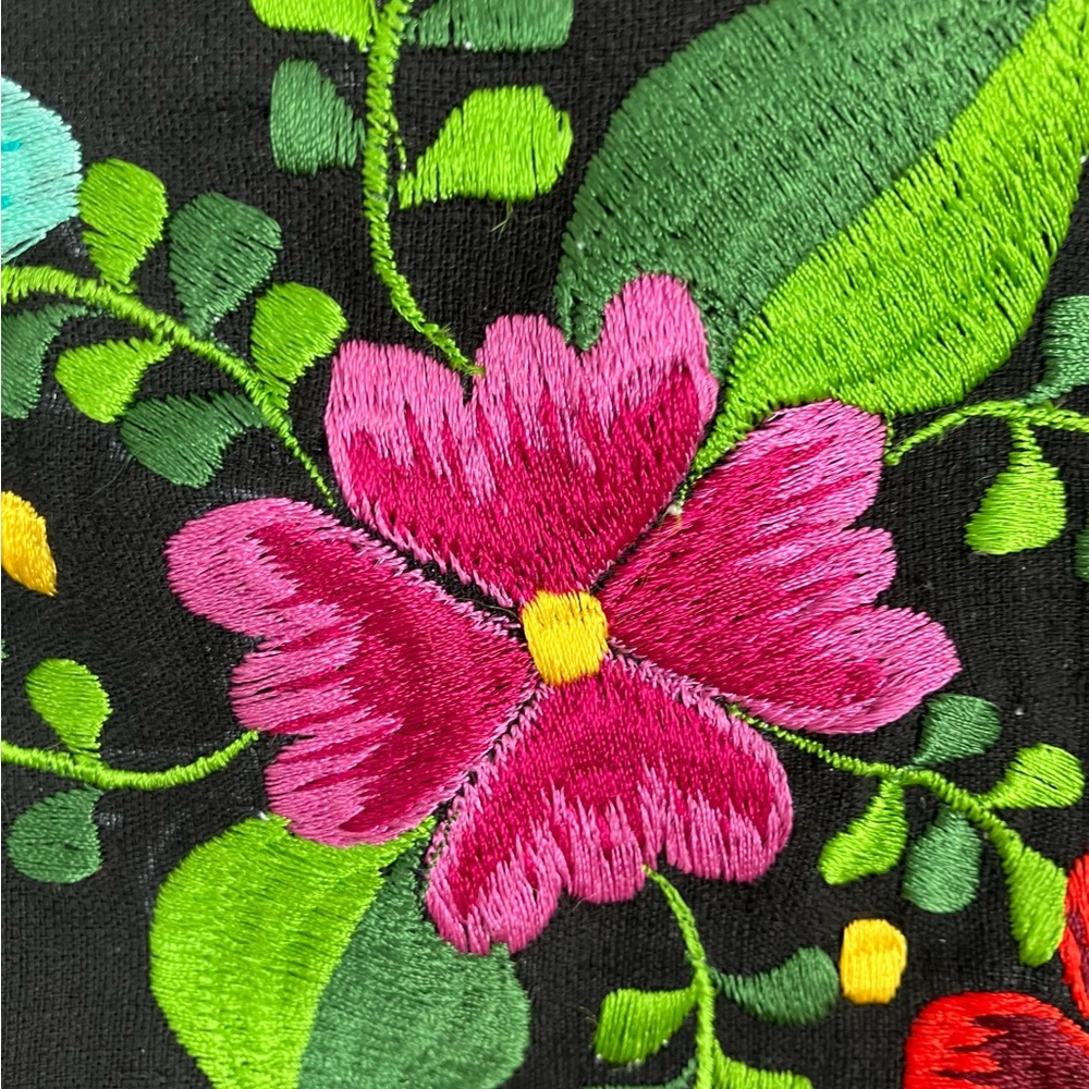 Boho Artisan Handmade Embroidered Crossbody Bag Mérida Yucatán Mexican Floral